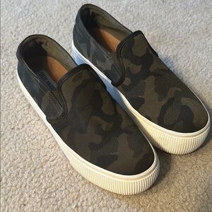 Steve Madden Camouflage Slip-Ons